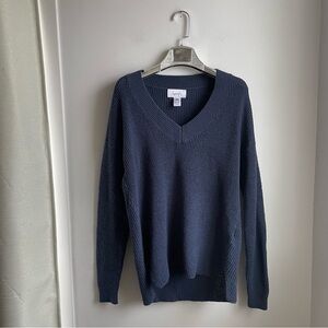 Navy Merino Wool blend V-Neck Sweater size S